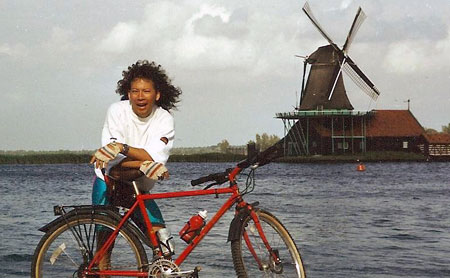 Tjoan cycling in Holland